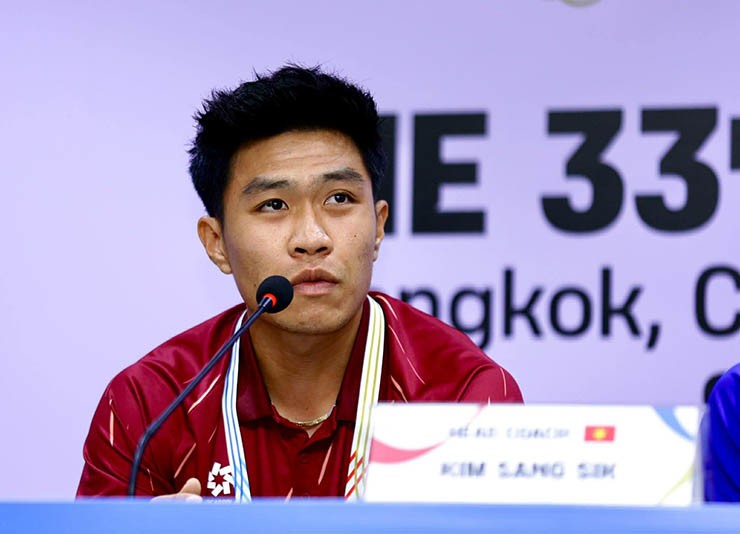 Trung vệ Lý Đức: “Chúng tôi không đến Thái Lan để du lịch, U22 Việt Nam quyết giành HCV SEA Games 33”