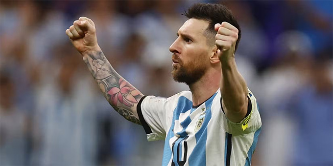 Top 5 cầu thủ chuyền bóng hay nhất lịch sử: Pele hay Messi xuất sắc hơn?
