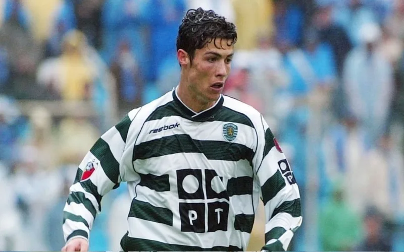 ronaldo sinh nam bao nhieu hanh trinh su nghiep vi dai