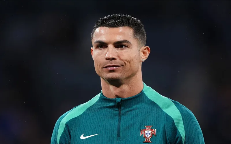 Ronaldo sinh năm bao nhiêu? Hành trình sự nghiệp vĩ đại